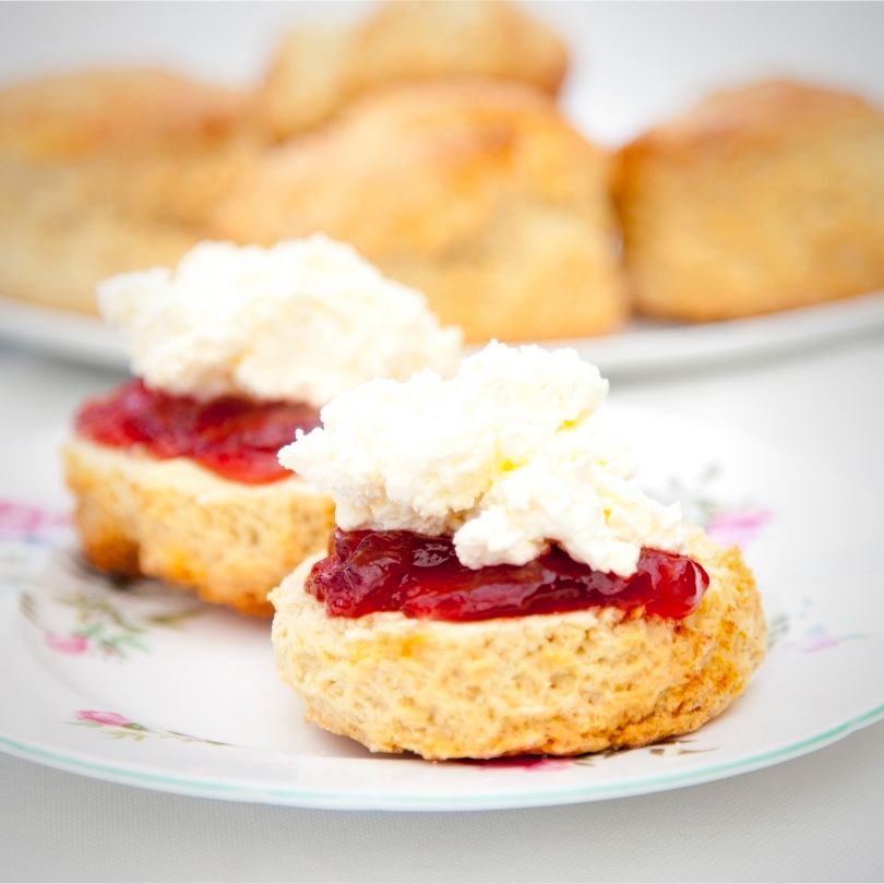 Hela england bakar scones recept